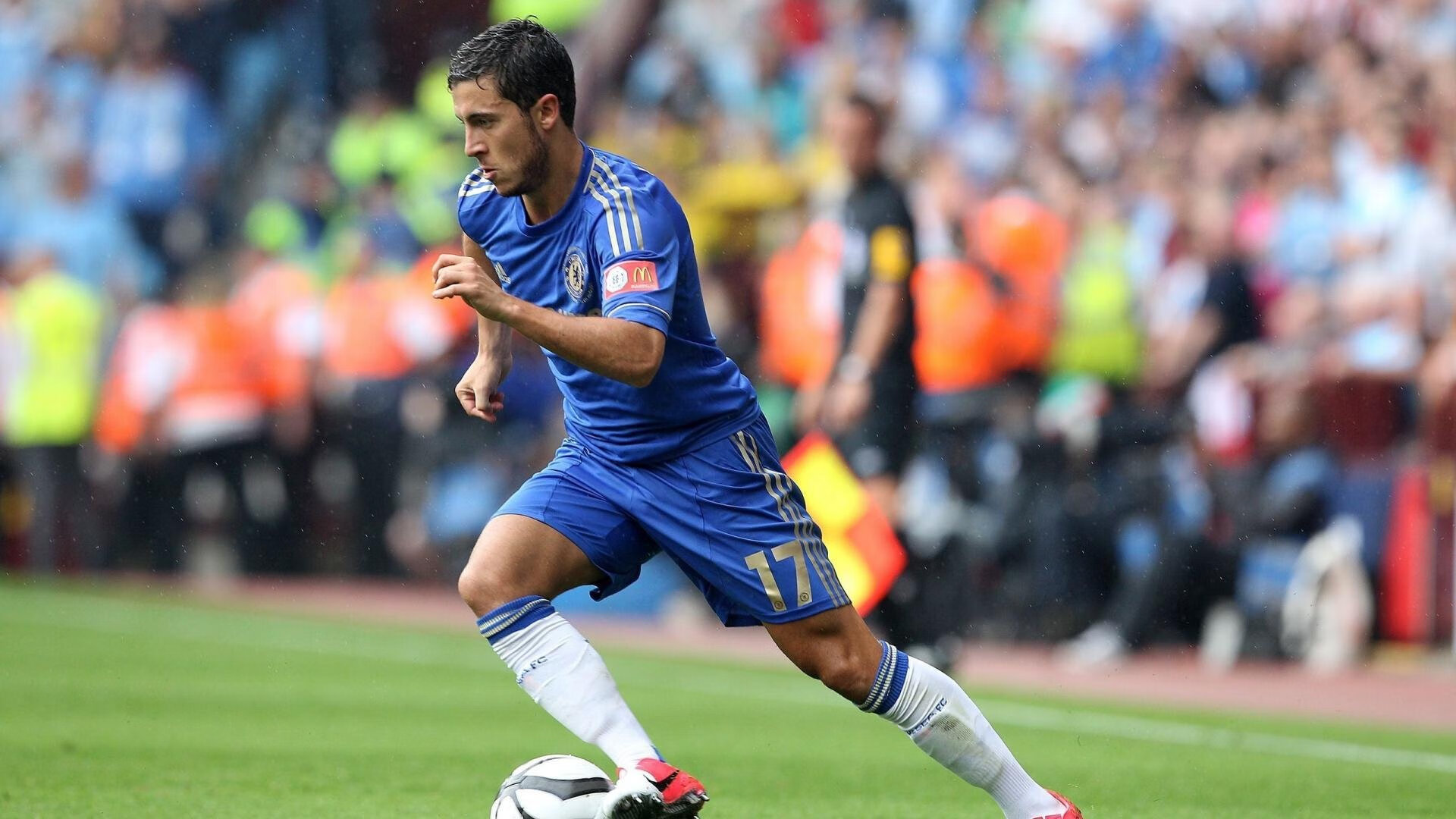 在线体育博彩-争议红牌改写战局，圣西罗之夜，AC米兰乘势逆转那不勒斯，争议红牌引爆圣西罗，AC米兰逆转那不勒斯